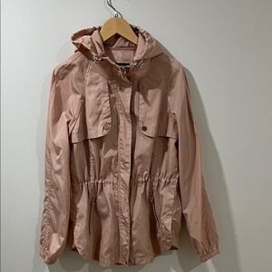 Women’s Windbreaker Jacket Raincoat Medium Light Pink Blush Gold Hardware Coat